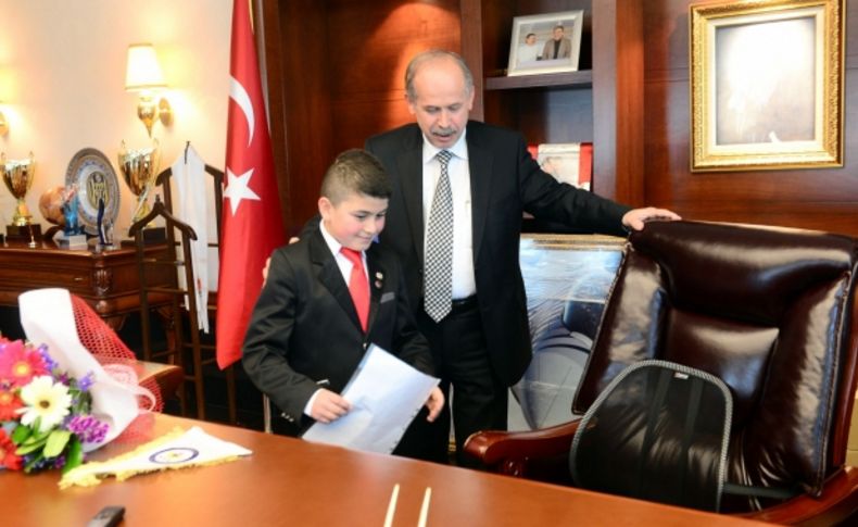 Belediye Başkanlığı koltuğu, küçük Mervan'a emanet edildi