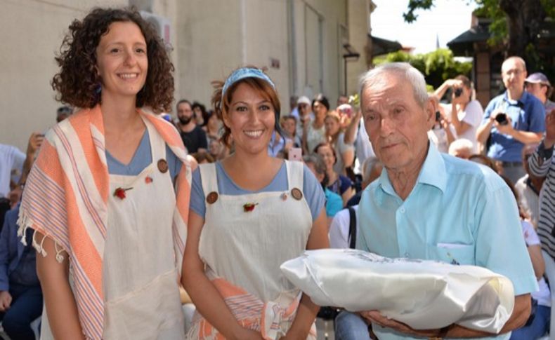 Bergama Belediyesi'nden 'peştemal kuşatma töreni'