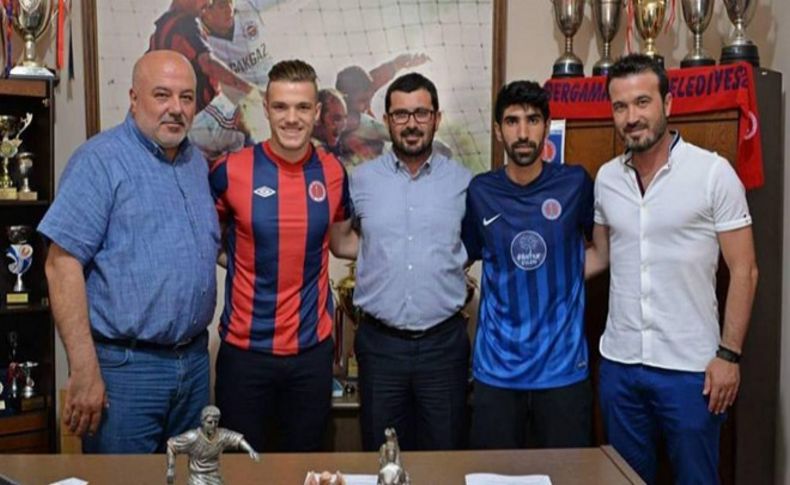 Bergama Belediyespor'da çifte imza