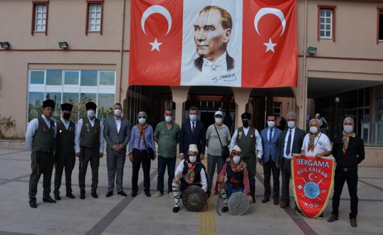 Bergama’da çifte şölen: Kurtuluş ve kermes bir arada kutlandı