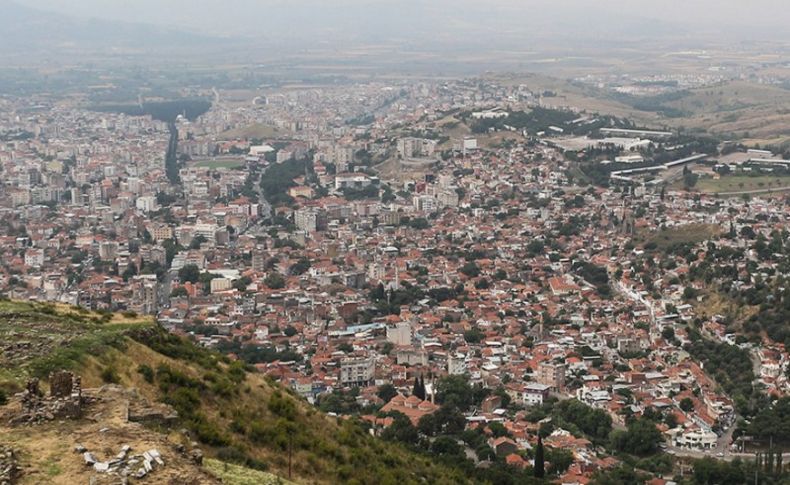 Bergama'da depremde zarar gören 2 okul yıkılarak yeniden yapılacak