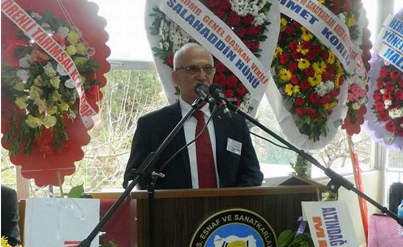 Bergama'da esnaf Başsan ile 'devam' dedi