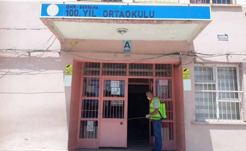 Bergama’da okullar LGS sınavı için dezenfekte edildi