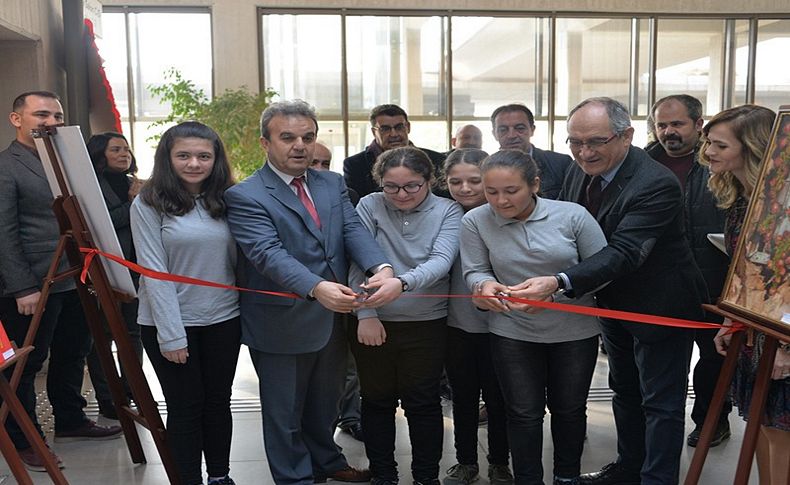 Bergama'da öğrencilerinden sergi