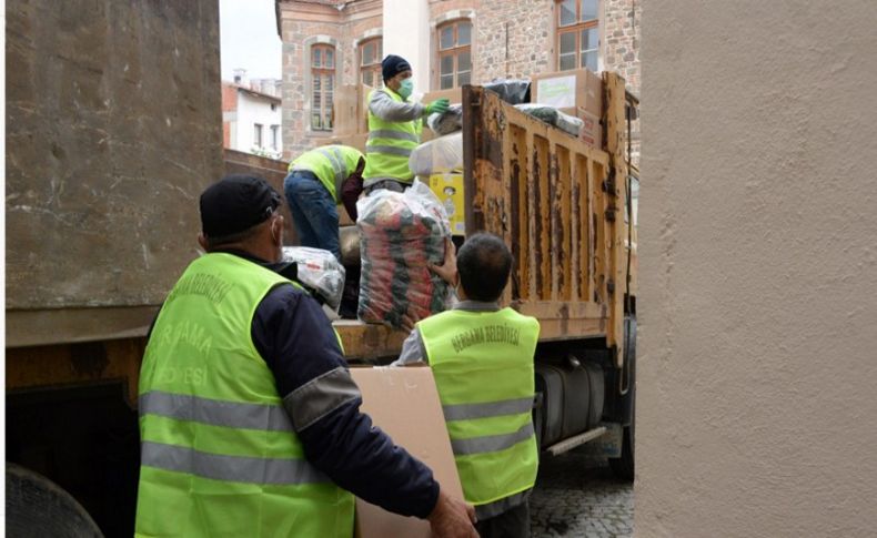 Bergama topyekun depremzedelerin yanında