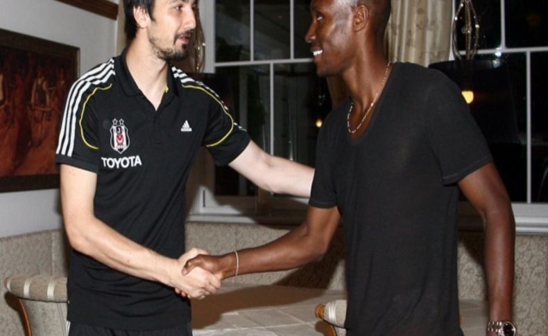 Beşiktaş'ta Atiba Hutchinson kampa katıldı