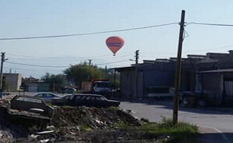 Beyaz Cennet'te sıcak anlar... Turist dolu balon sürüklendi