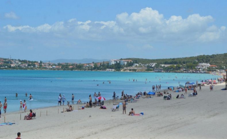 Bilim Kurulu üyesinden plaj uyarısı: Sosyal mesafenin korunmaması tedirgin ediyor
