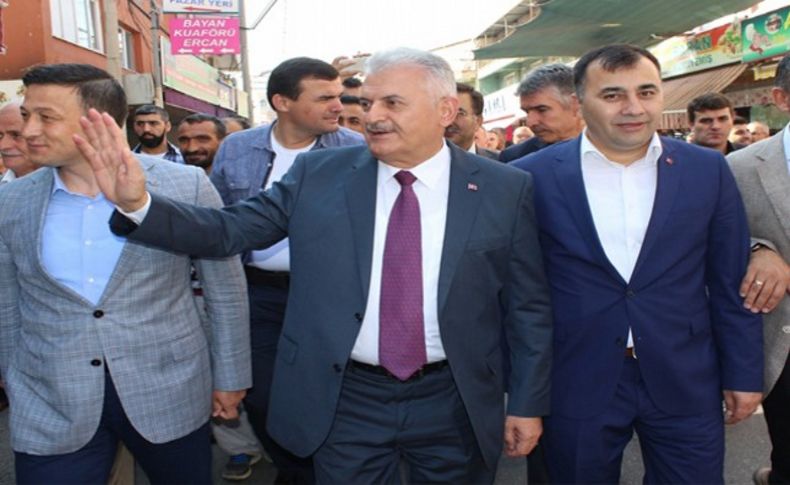 Yıldırım'dan Bayraklı'da miting gibi seçim turu