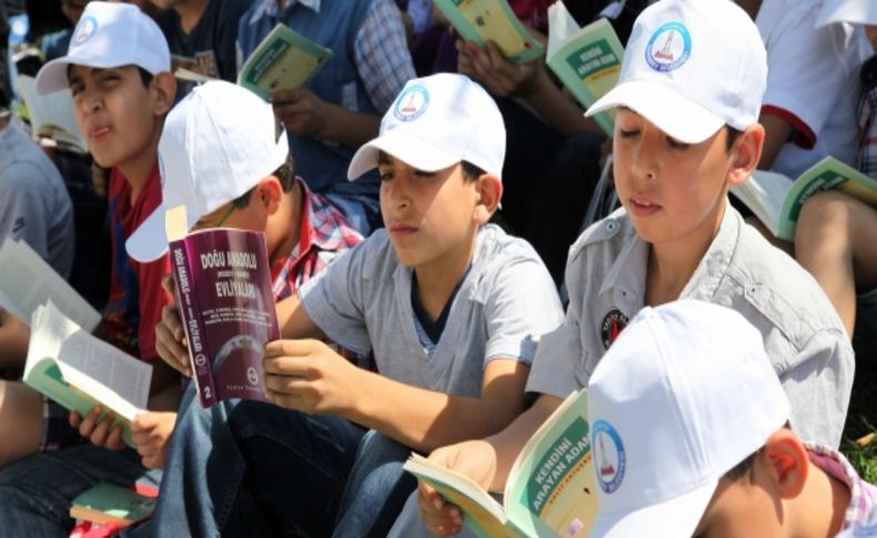 Bin öğrenci aynı anda kitap okudu
