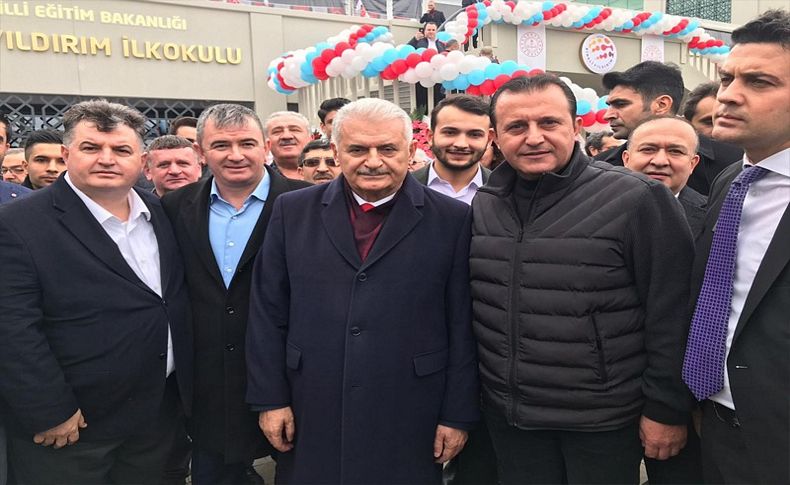 Binali Yıldırım İlkokulu ve Anaokulu töreninde İzmirliler yalnız bırakmadı