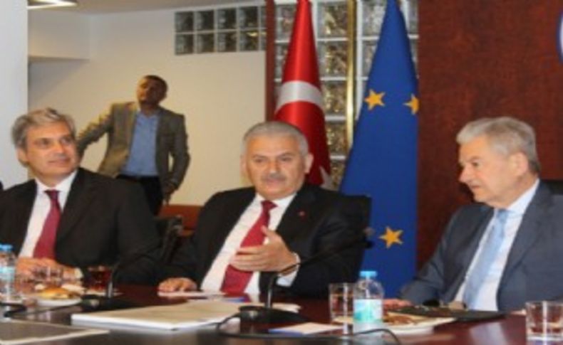 Binali Yıldırım: İzmir geleceğini aramalı