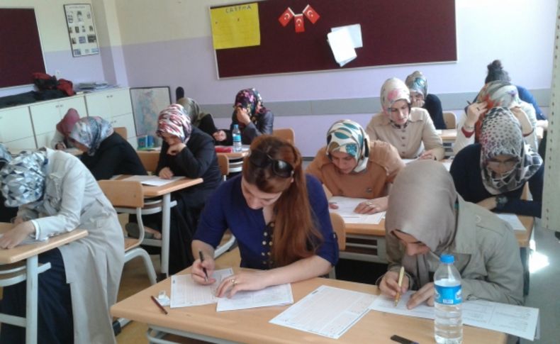 Bingöl'de 'Efendimiz' konulu yarışma yoğun ilgi gördü