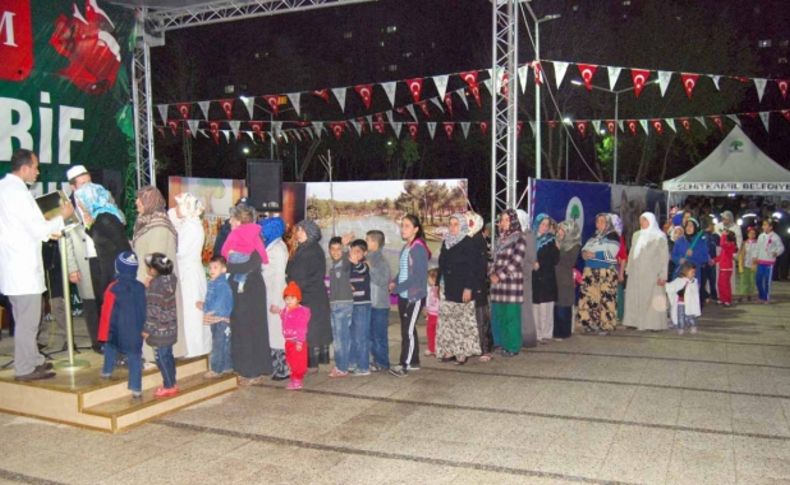 Binlerce kişi Sakal-ı Şerif'ine akın etti