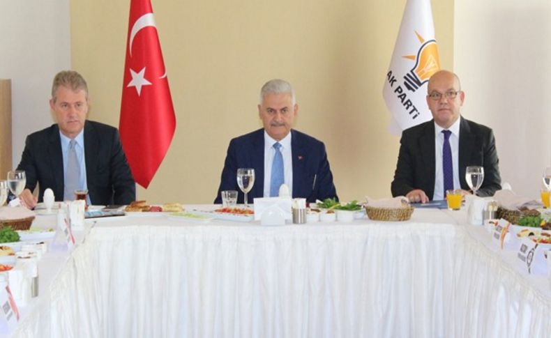 Binali Yıldırım İzmir'in spor kulüpleriyle buluştu