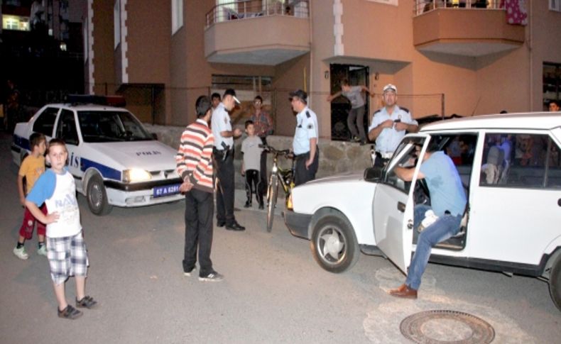 Bisikletli çocuk otomobile çarptı: 1 yaralı