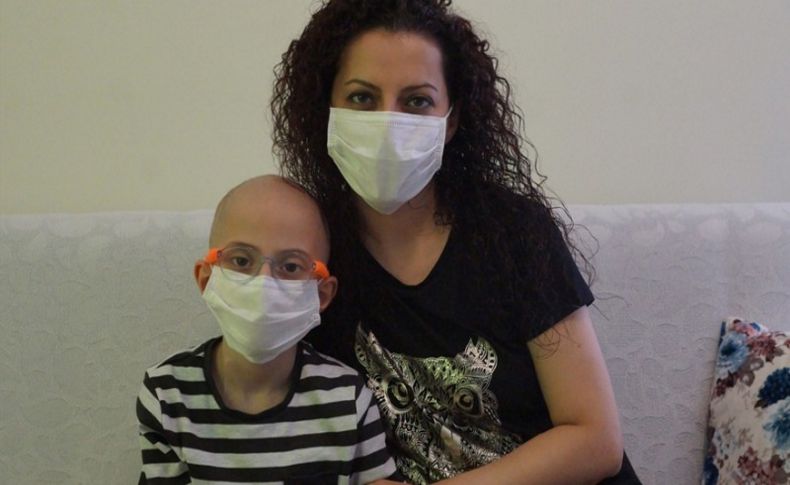 Böbrek üstü bezi kanserini yenen 7 yaşındaki Mert Ali yeniden yürümeye başladı