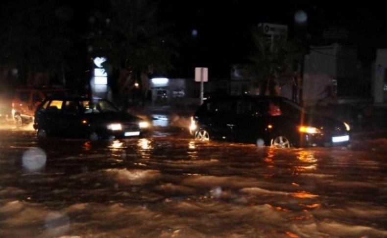 Bodrum yağışa teslim oldu