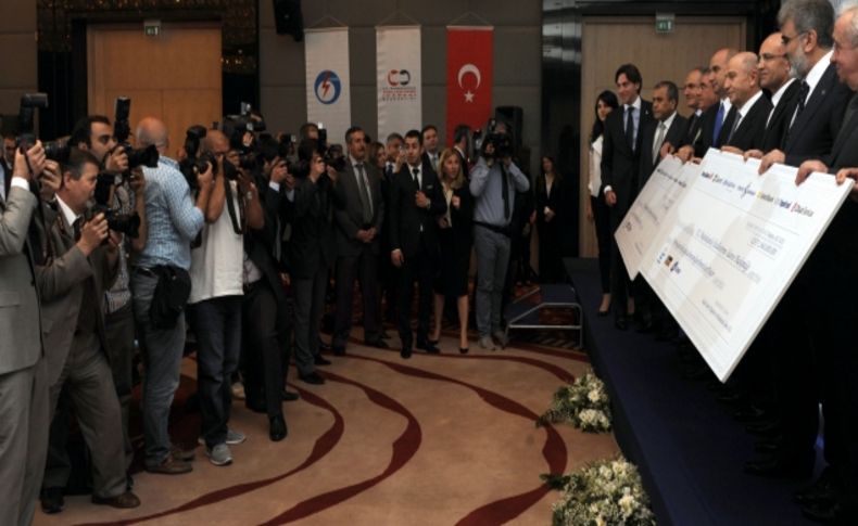 Boğaziçi ve Akdeniz EDAŞ'ın hisse devir sözleşmeleri imzalandı