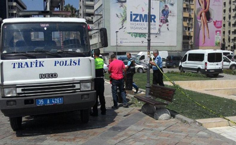 Konak Meydanı 'şüpheli motosiklet' nedeniyle boşaltıldı