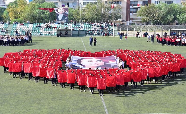 Bornova'da coşkulu Cumhuriyet kutlaması