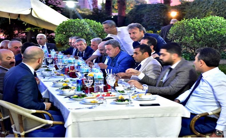 Bornova’da önce meclis sonra iftar