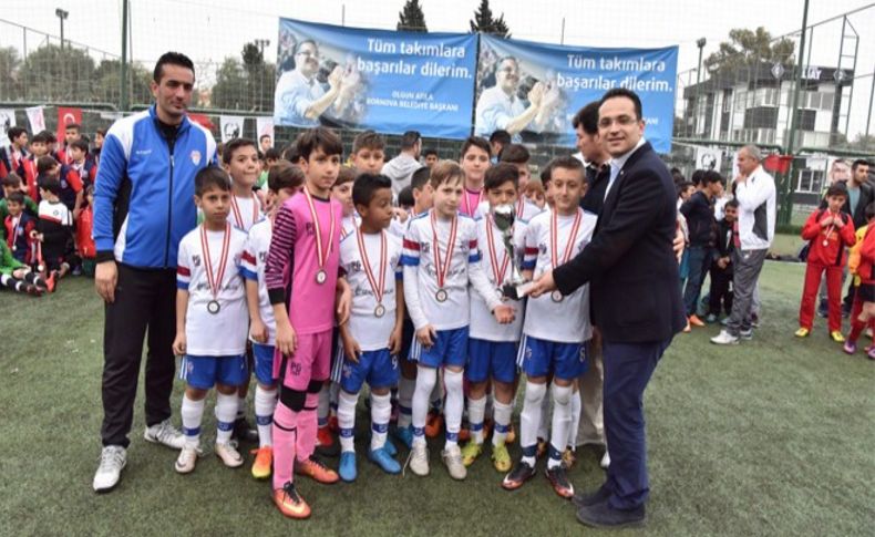 Bornova’da U12 Başkanlık Kupası sahiplerini buldu