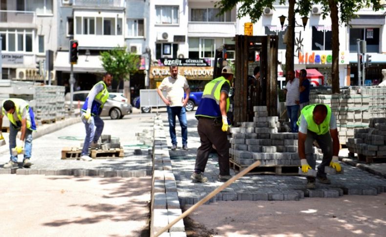 Bornova’da 5 mahalleye 75 bin metrekare parke kilit taş