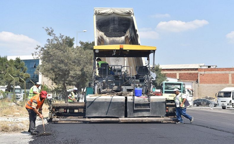 Bornova’da yol hamlesi sürüyor