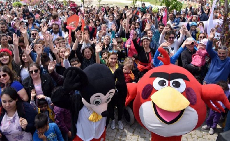 Bornova'daki uçurtma şenliğine yoğun ilgi