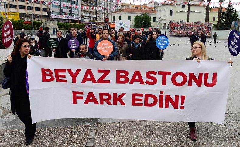 Bornova'dan 'Beyaz baston' mesajı