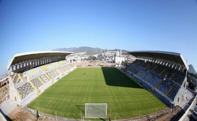 Bornova Doğanlar Stadı'nda yine rötar