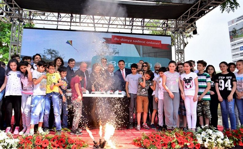 Bornova'nın prestij projelerinden Çocuk Dünyası yola çıktı
