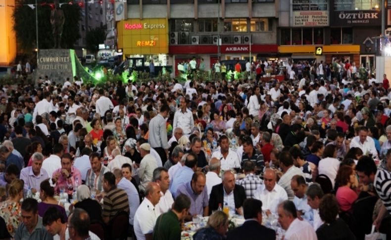 Bornova ‘İftar Meydanı’