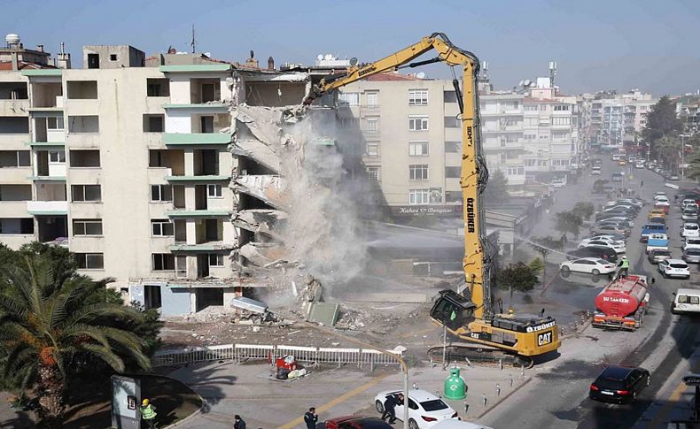 Bostanlı'da yıkım başladı! İmar planına onay bekleniyor