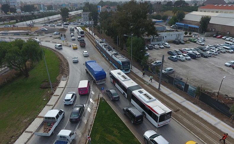 Bostanlı Köprüsü'nde yeni trafik düzenlemesi