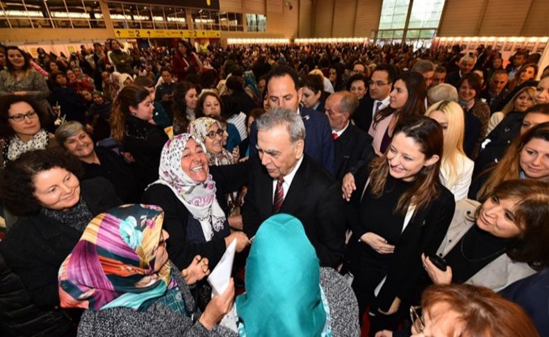 Böyle olur İzmir’de kadın kutlaması