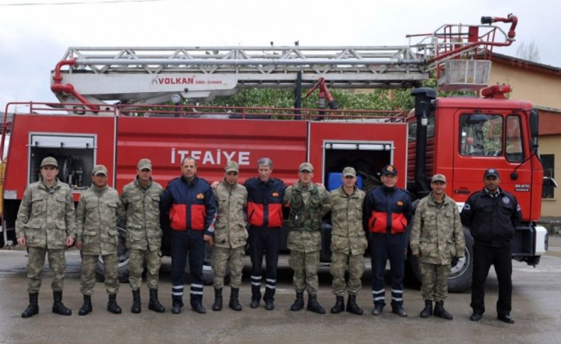 Bozüyük İtfaiyesi'nden askerlere yangın eğitimi