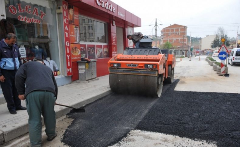 Bozüyük'te asfaltlama çalışması sürüyor