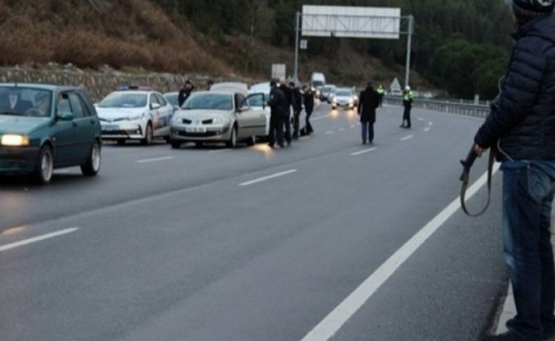 Bu plakaya dikkat! Görenler polisi arasın