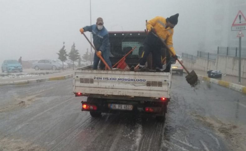 Buca Belediyesi’nden kar mesaisi