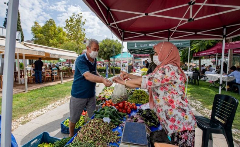 Buca’da Halkın Bakkalı ve üretici pazarı bir arada