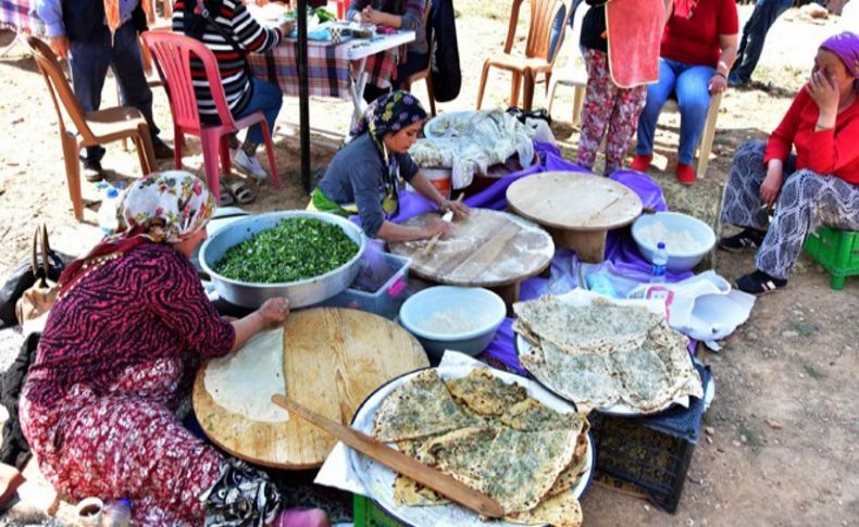 Buca'da Neşeli Otlar Festivali