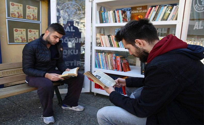 Buca'nın Sokak Kütüphanesi çok sevildi