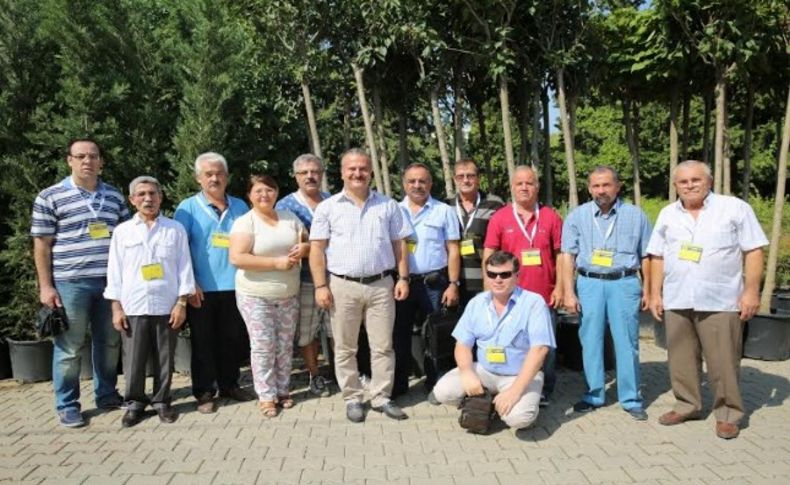 Buca'da Türkiye ilki: 32 park 'gönüllü'süne kavuştu