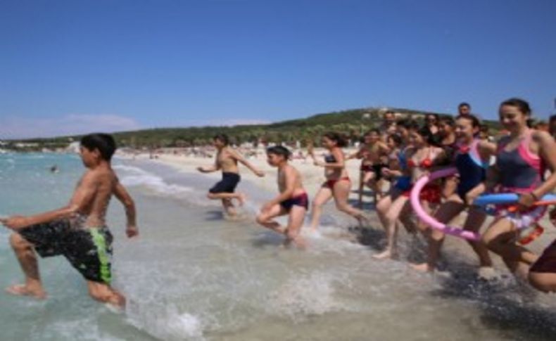Başkan Piriştina'dan Bucalı çocuklara sürpriz
