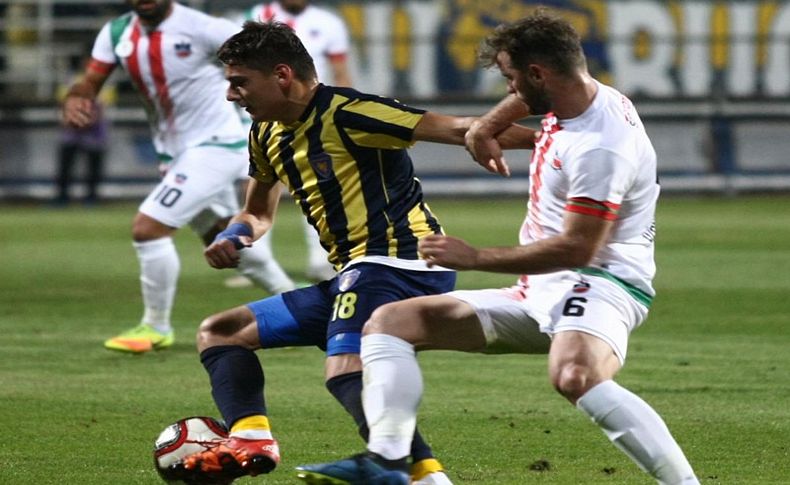 Bucaspor dibe demir attı