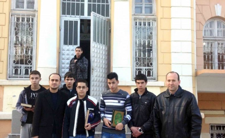 Bulgaristan’daki imam hatip liselerine Kur’an-ı Kerim gönderildi