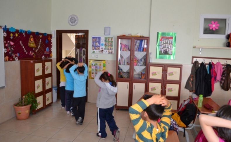 Burç Ceyhan Koleji'nde deprem tatbikatı