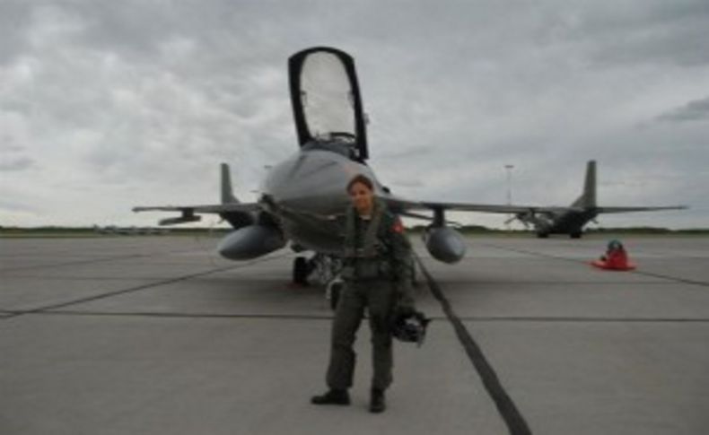 F 16 düştü, kadın pilot...